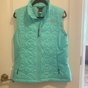 Like new North face puffy vest